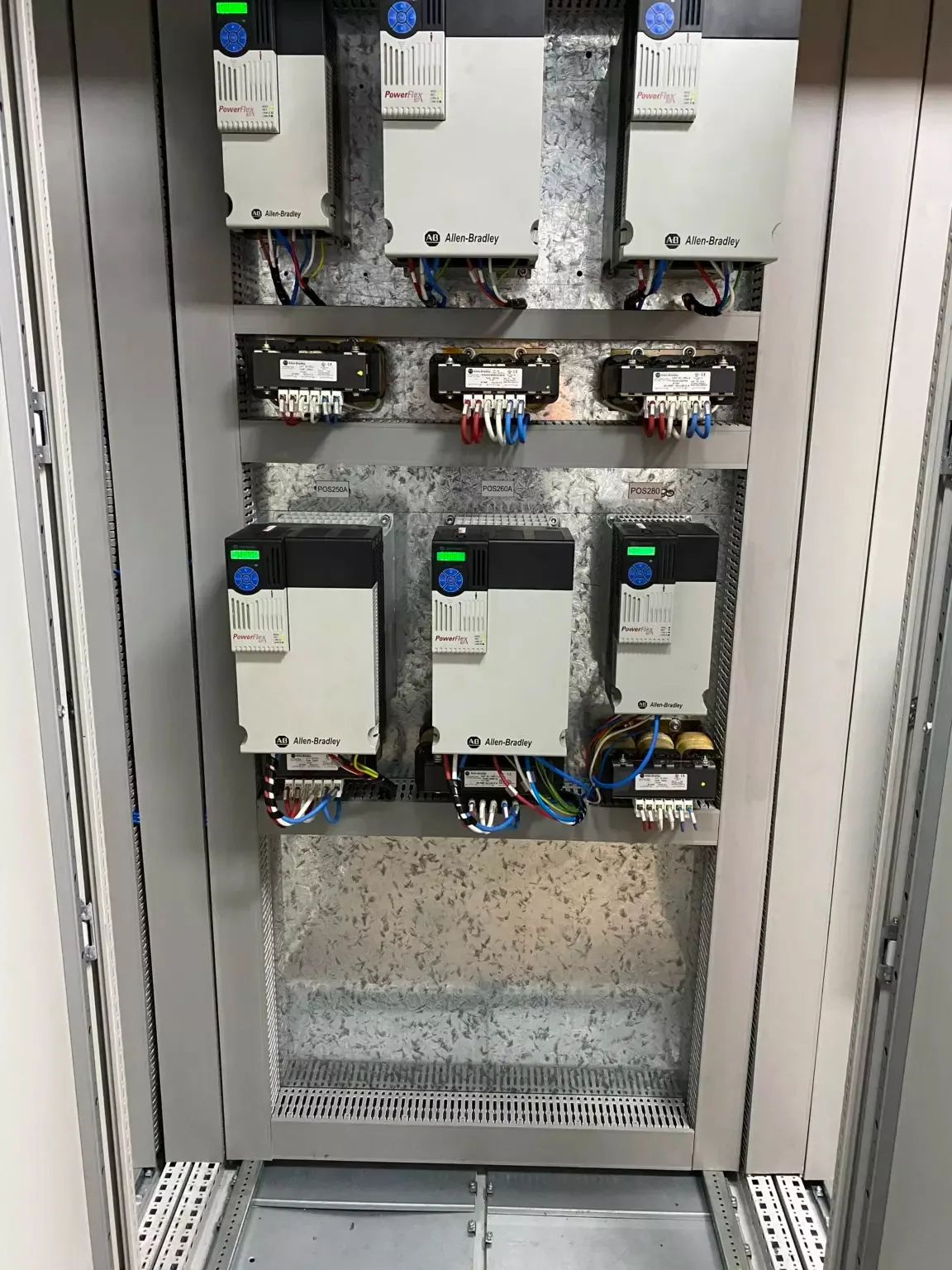 Instalación industrial con variadores de frecuencia